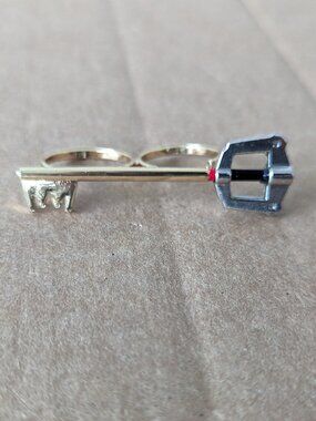 Disney Kingdom Hearts Kingdom Key D Double Finger Knuckle Ring Hot Topic